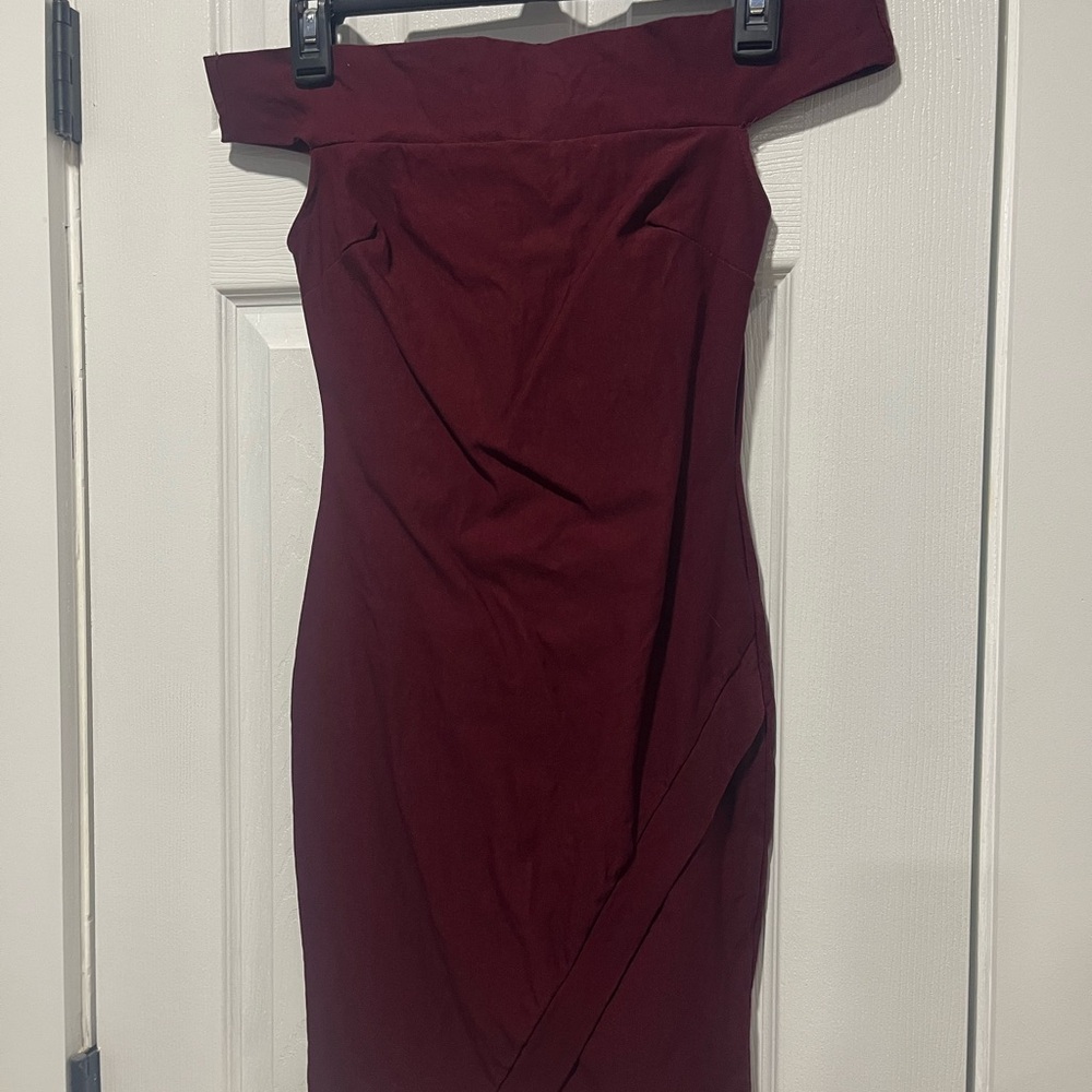 Elegant Off-Shoulder Burgundy Dress